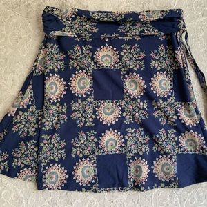 Patagonia skirt that can be turned into halter top.